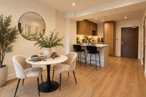 Open plan dining area/kitchen
