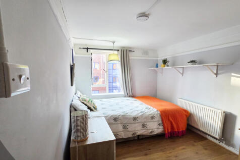 Double Furnished Room with Balcony