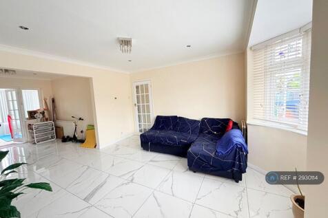 Castleview Road, Slough, SL3 photo 4