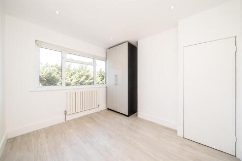Orchard Close, New Denham, UB9 photo 3