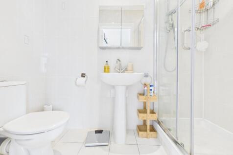 20. CAM04922G0-PR0010-STILL026