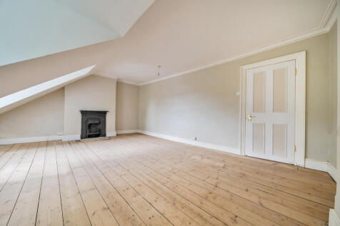 1298589-12-682f5c...