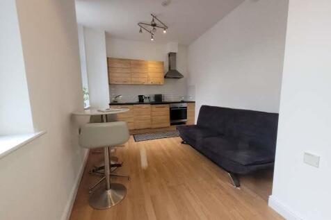 OPEN PLAN LOUNGE/KITCHEN