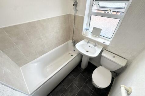 Highfield Road, Bramley photo 5