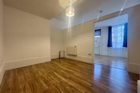 Wylie Mews, Burton on Trent, DE14 photo 4