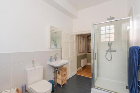 0T4CDHS - Bathroom A.jpg