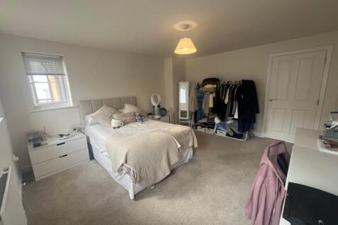 Clark Drive, Yate, BS37 photo 5