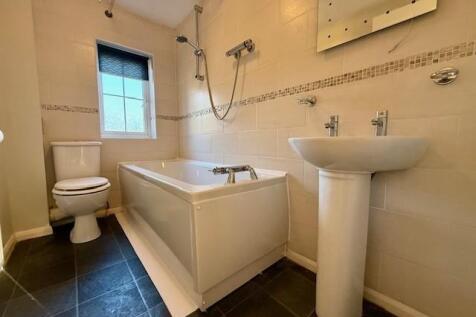 gamekeeper bathrroom.jpg