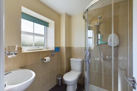 Rose's Rest Bathroom