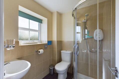 Rose's Rest Bathroom