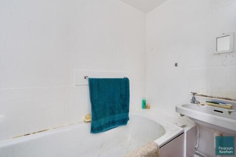 144 Springfield Road, bn1 (6).jpg