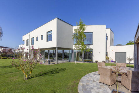 5 bed, 5 bath Detached in Edinburgh - Photo 6