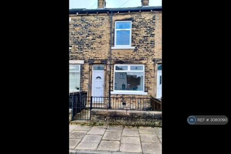 2-bed terraced on Compton St, Bradford, BD4, £850/mo