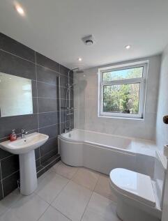 Brookside Avenue, Droylsden, M43 photo 4