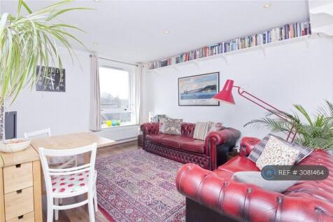 1-bed flat on Banbury Road, London, E9, £2,100/mo