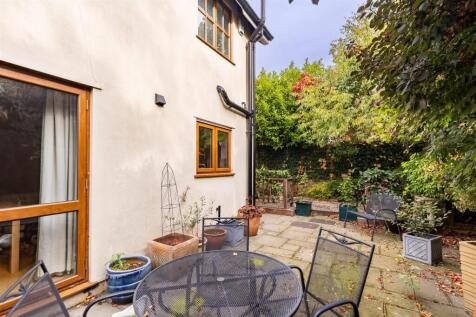 1  Coach House  (20).jpg