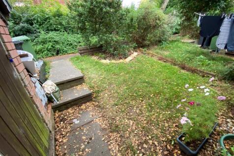 Webburn Gardens West End Southampton photo 3