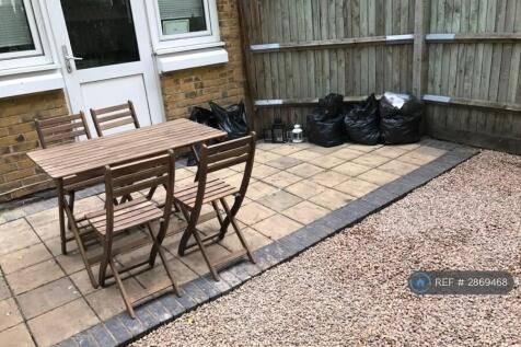 Super Outside Area With Seating