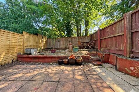 Buddle Close 38 - Garden Front.jpg
