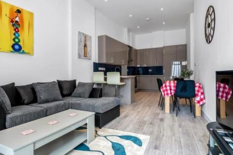 Open Plan Kitchen/Living Area