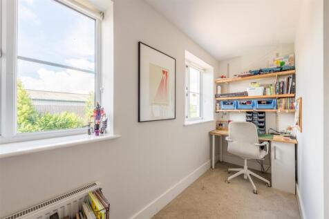 7 Chatfield Close-20.jpg