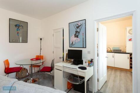 Sitting/Dining Room