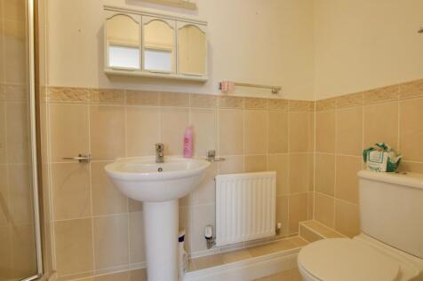 EN SUITE TO BEDROOM ONE