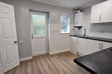 REVERSE VIEW KITCHEN