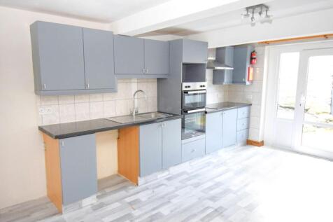 Open Plan Living Room / Kitchen