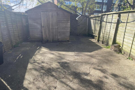 Quantock Gardens, London, NW2 photo 5
