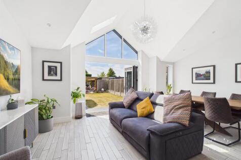 OPEN PLAN LIVING KITCHEN