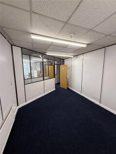 Office to rent Image 4