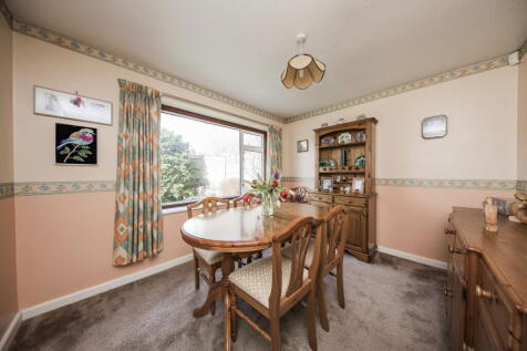 3 bed detached - Harecombe Rise, Crowborough image 3
