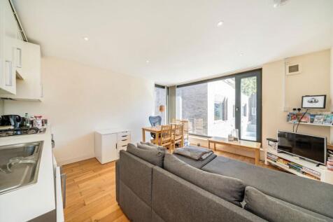 Kings Mews, Kings Avenue photo 3