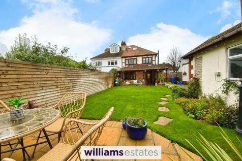 rear patio &amp; garden