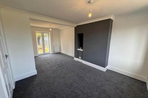 St Ives Cres, Grimsby photo 3