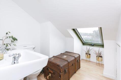 Second Floor En-suite Shower Room