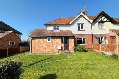 Pershore, WR10 - property photo