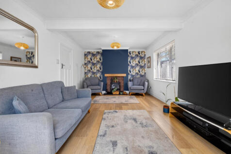 Living Room (2)
