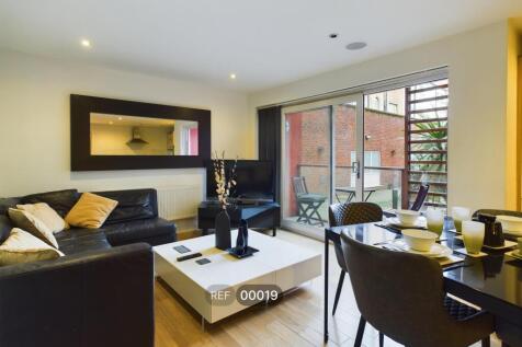 Kitchen &amp; Living area