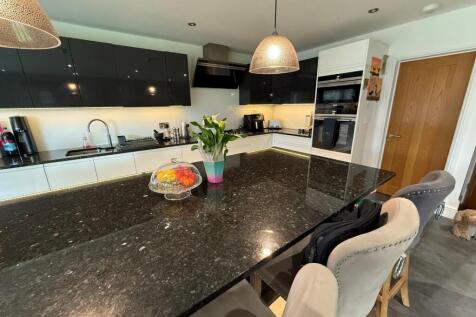 Lodge Avenue, Collingtree photo 4
