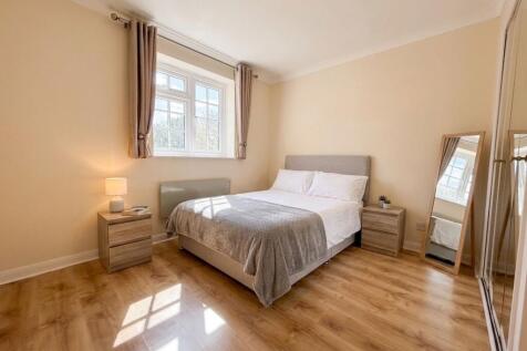 Hanson Close, Beckenham, BR3 photo 4