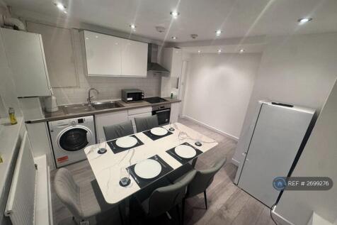 Kitchen/Communal Area