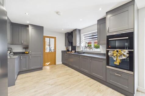 KITCHEN/ DINER/ LIVING