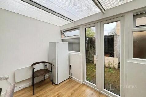 Shropshire Close, Mitcham, CR4 photo 4
