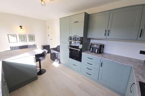 Breakfasting Kitchen