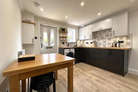 Magnificent Dining Kitchen 607