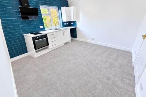 New Cheltenham Road, Kingswood, Bristol photo 3