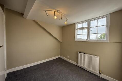 Milverton Crescent, Leamington Spa, Warwickshire photo 5