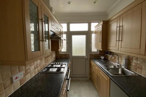 Grove Court, Little Gaynes Lane, Upminster, Havering photo 4